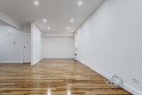 142-27 Barclay Ave in Flushing, NY - Foto de edificio - Interior Photo