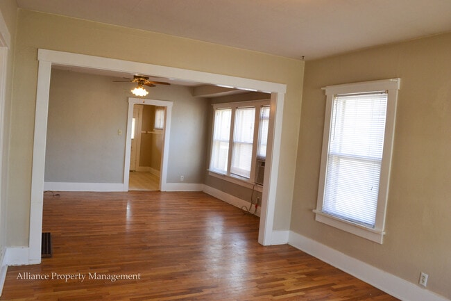 619 Moro St in Manhattan, KS - Building Photo - Building Photo