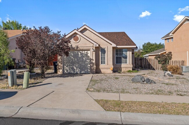 8415 Cedarcroft Rd NW in Albuquerque, NM - Foto de edificio - Building Photo