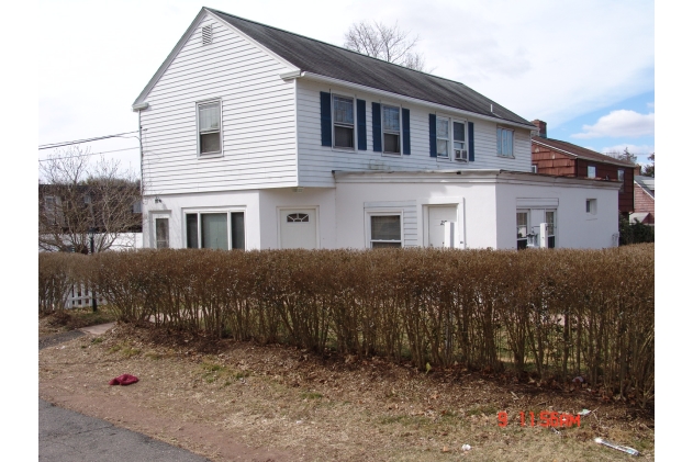 23-27 Maple St in Vernon, CT - Foto de edificio - Building Photo