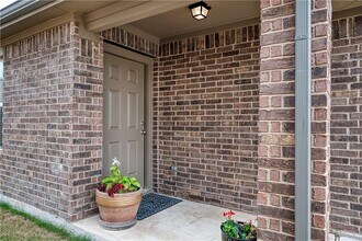 5821 Roderick Dr in Austin, TX - Building Photo - Building Photo