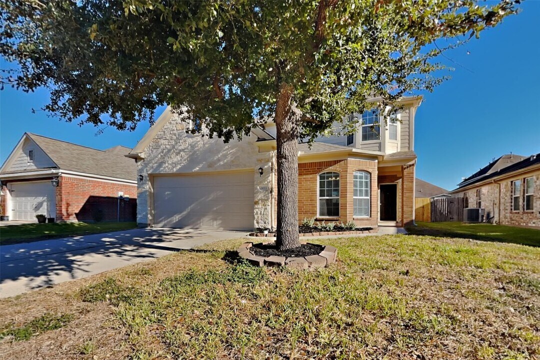 2411 Lofty Falls Ct in Spring, TX - Building Photo