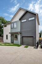 1140 Webberville Rd in Austin, TX - Building Photo