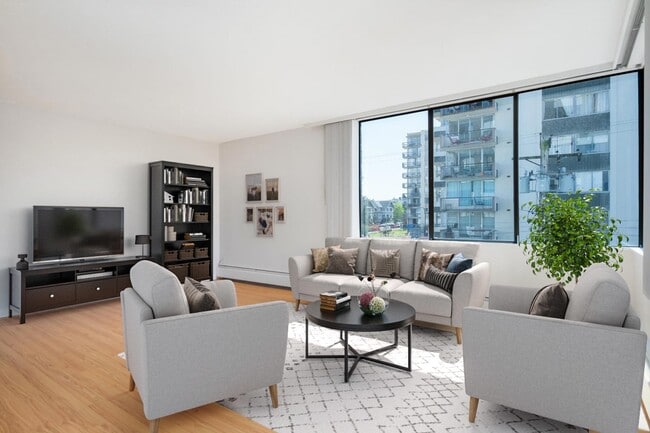 property at 2324 W 1st Ave