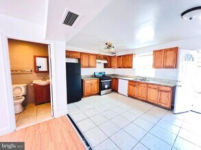 1109 16th St NE in Washington, DC - Building Photo - Building Photo