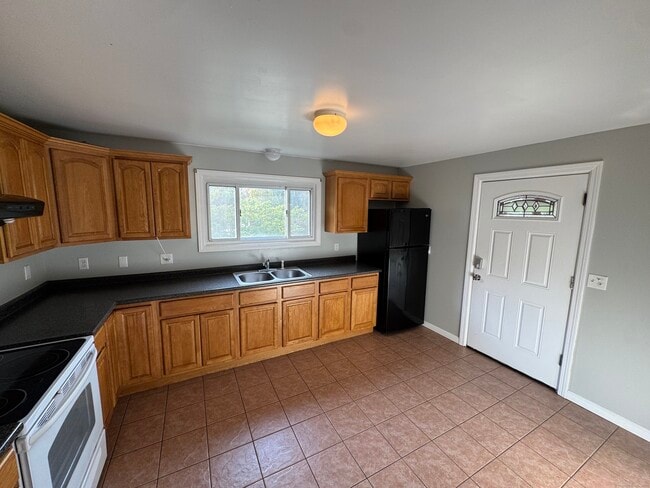 504 Prospect St in Naugatuck, CT - Foto de edificio - Building Photo