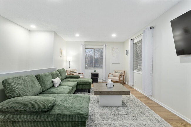 10706 W 90th Ter in Overland Park, KS - Building Photo - Building Photo