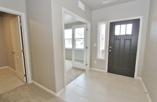33 N Mingus Ave in Nampa, ID - Building Photo - Building Photo