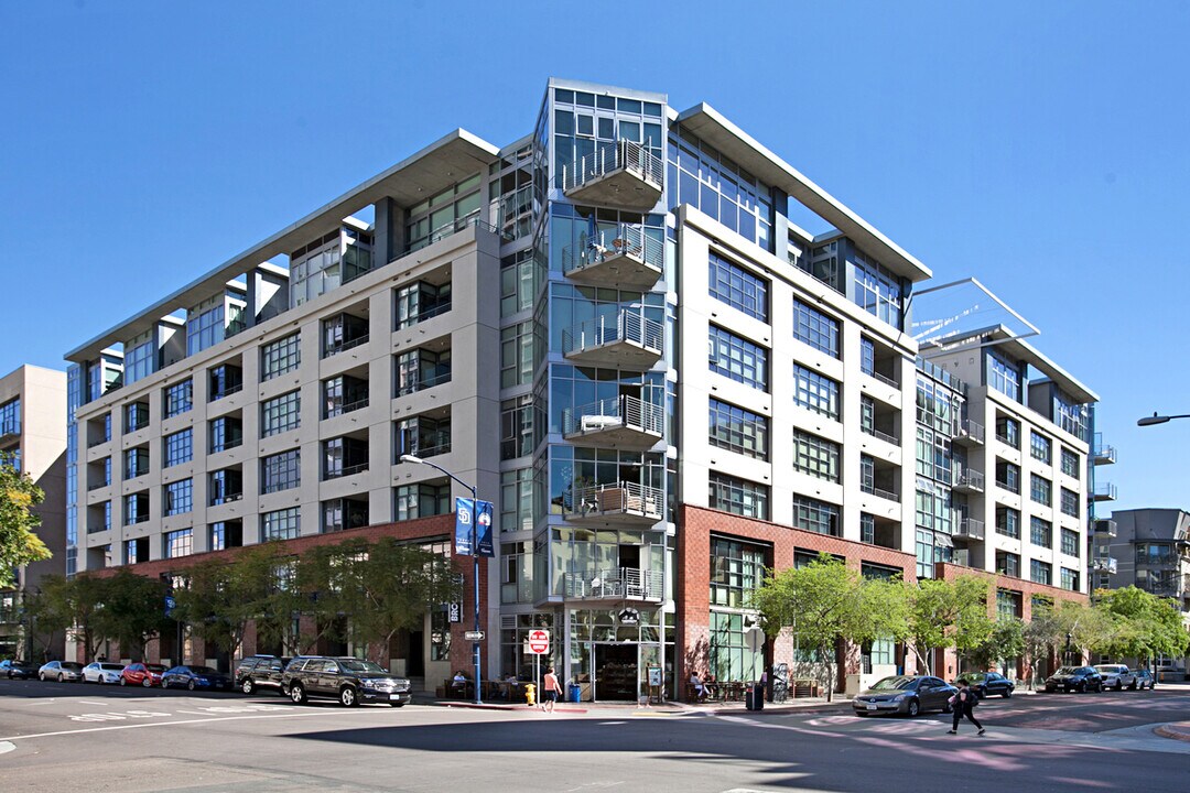 1050 Island Ave in San Diego, CA - Building Photo