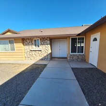 1727 S Pendergast Ave in Yuma, AZ - Foto de edificio - Building Photo