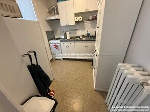28 Myrtle St, Unit 6 in Boston, MA - Building Photo - Building Photo