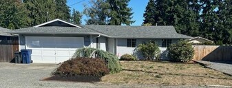 8019 57th Dr NE in Marysville, WA - Building Photo