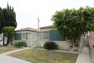 146 N Hamilton Dr in Beverly Hills, CA - Building Photo - Primary Photo