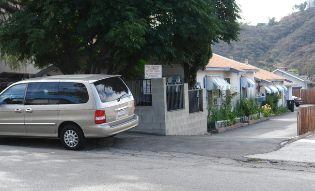 10063 Tujunga Canyon Blvd in Tujunga, CA - Building Photo - Building Photo