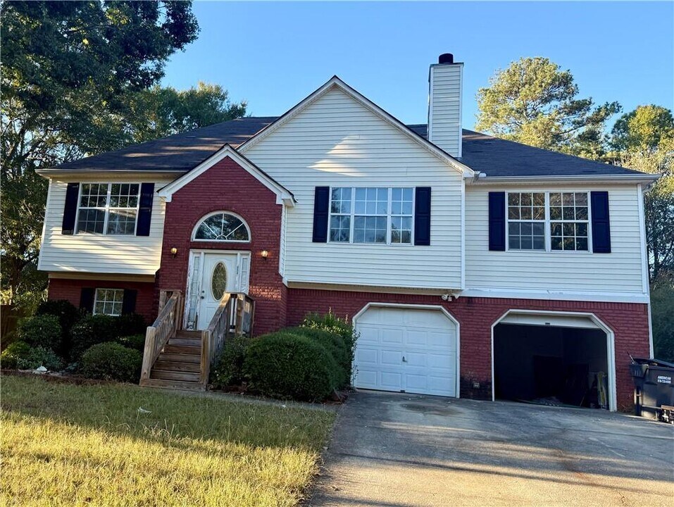 3162 Mosley Chase Dr in Austell, GA - Building Photo