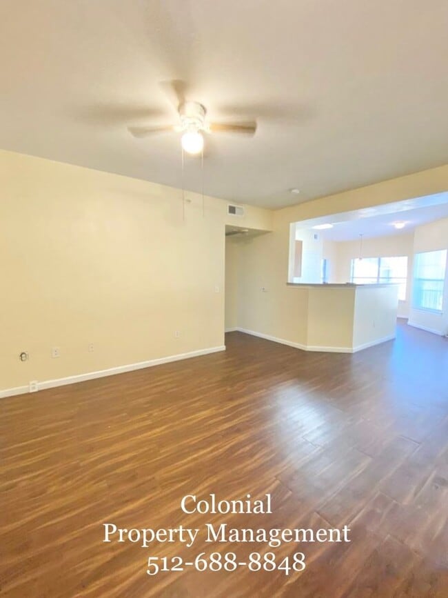 2320 Gracy Farms Ln in Austin, TX - Building Photo - Building Photo