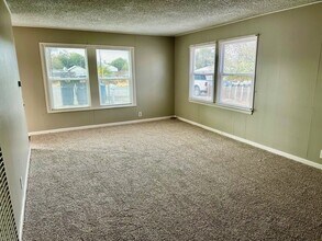 210 Jackson St in Taft, CA - Building Photo - Building Photo