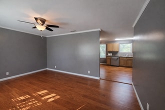 127 King Cole Dr in Clarksville, TN - Building Photo - Building Photo