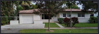 829 Columbus Blvd in Coral Gables, FL - Building Photo