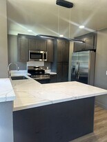 324 Plum St in Vacaville, CA - Building Photo