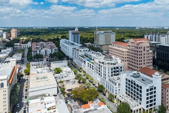 Giralda Place Residences in Coral Gables, FL - Building Photo - Building Photo