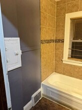 4078 E 143rd St in Cleveland, OH - Building Photo - Building Photo