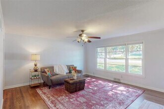 3250 Binyon St in Fort Worth, TX - Building Photo - Building Photo