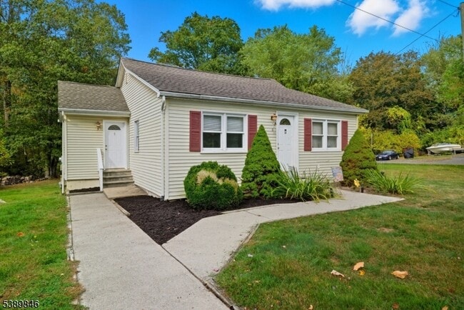 11 Calais Rd in Randolph, NJ - Building Photo - Building Photo