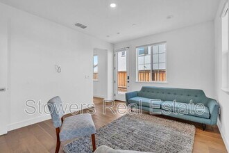 176 Raven Cir in Brentwood, CA - Building Photo - Building Photo