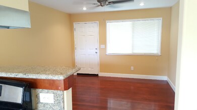 1621 Hobson Ave in West Sacramento, CA - Foto de edificio - Building Photo