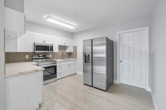 3048 N Dixie Hwy in Boca Raton, FL - Building Photo - Building Photo