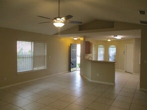 4511 Loveland Pass Dr E in Jacksonville, FL - Building Photo - Building Photo