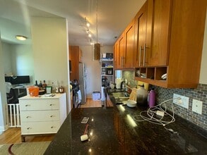 2245 W Barry Ave in Chicago, IL - Building Photo - Building Photo
