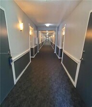 3105 Oakland Shores Dr in Oakland Park, FL - Building Photo - Building Photo