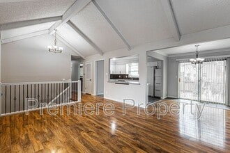 13032 W 102nd Terrace in Lenexa, KS - Building Photo - Building Photo