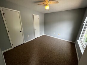 Room in Condo on Collegiate Cir in Raleigh, NC - Building Photo - Building Photo