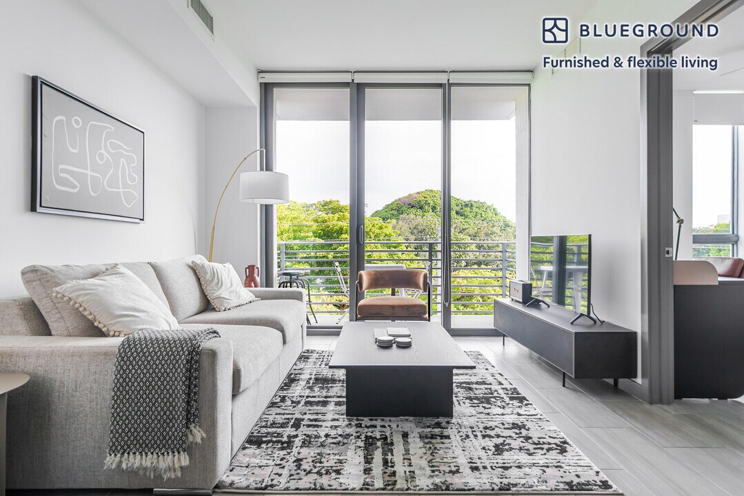 6445 NE 7th Ave in Miami, FL - Building Photo