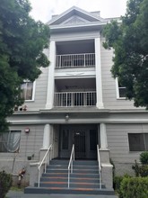 BEAUTIFUL DORMITORY STYLE HOUSING AVAILABLE in Los Angeles, CA - Building Photo - Building Photo