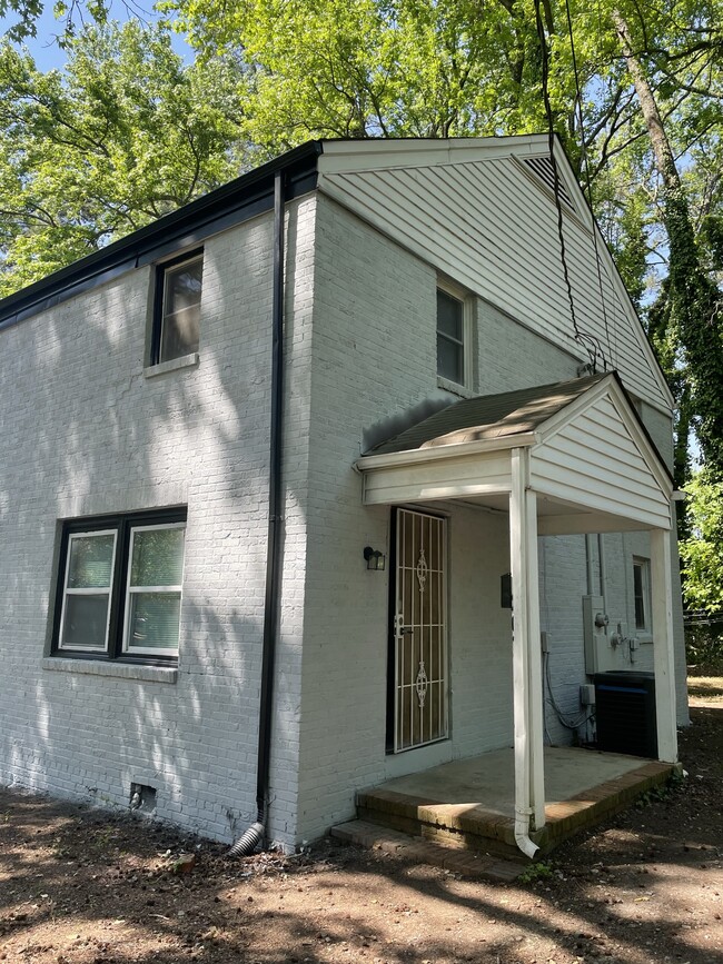 property at 207 Colleton Rd
