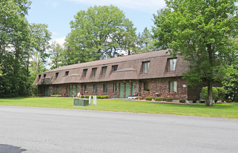 Lent Court in Schenectady, NY - Foto de edificio - Building Photo