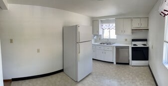 235 Manhattan Ave in Pittsburgh, PA - Building Photo