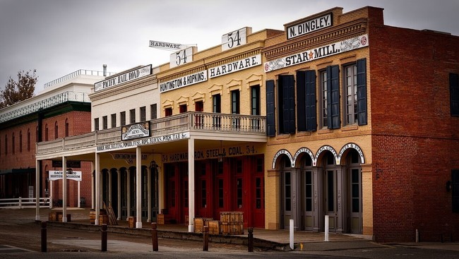 Casas Alquiler en Fairgrounds, CA