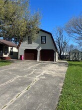 1312 N Avenue R in Freeport, TX - Building Photo - Building Photo