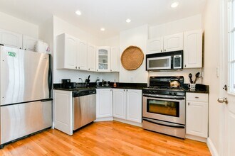 265 Silver St, Unit 2 in Boston, MA - Foto de edificio - Building Photo