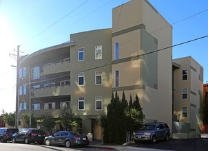 371 30th St in Oakland, CA - Building Photo - Building Photo