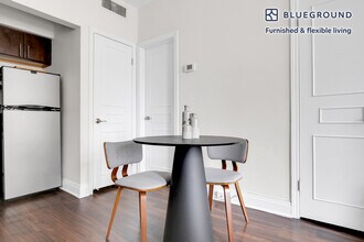 200 E Chestnut St in Chicago, IL - Foto de edificio - Building Photo