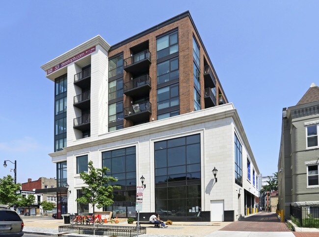 501 H Street, NE in Washington, DC - Foto de edificio - Building Photo