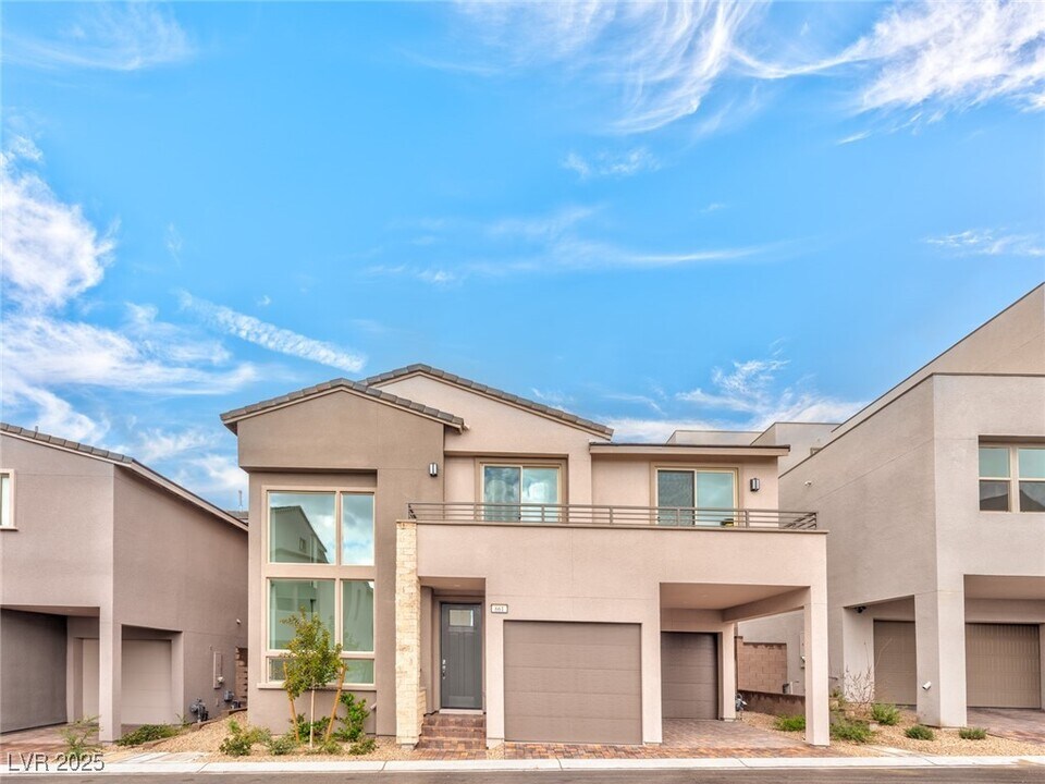 661 Angel Aura St in Las Vegas, NV - Building Photo