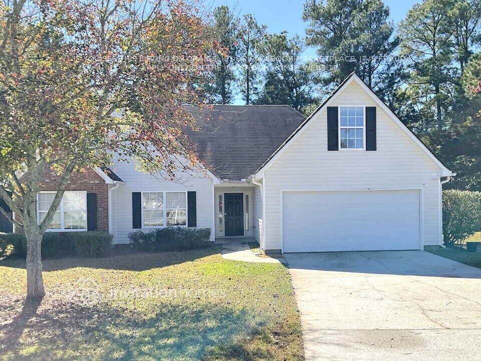 520 Hamlet Dr in Loganville, GA - Building Photo