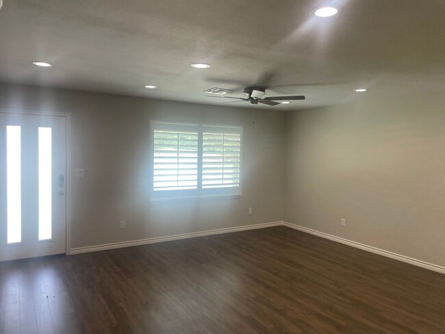 1409 N Blair St in Belton, TX - Building Photo - Building Photo